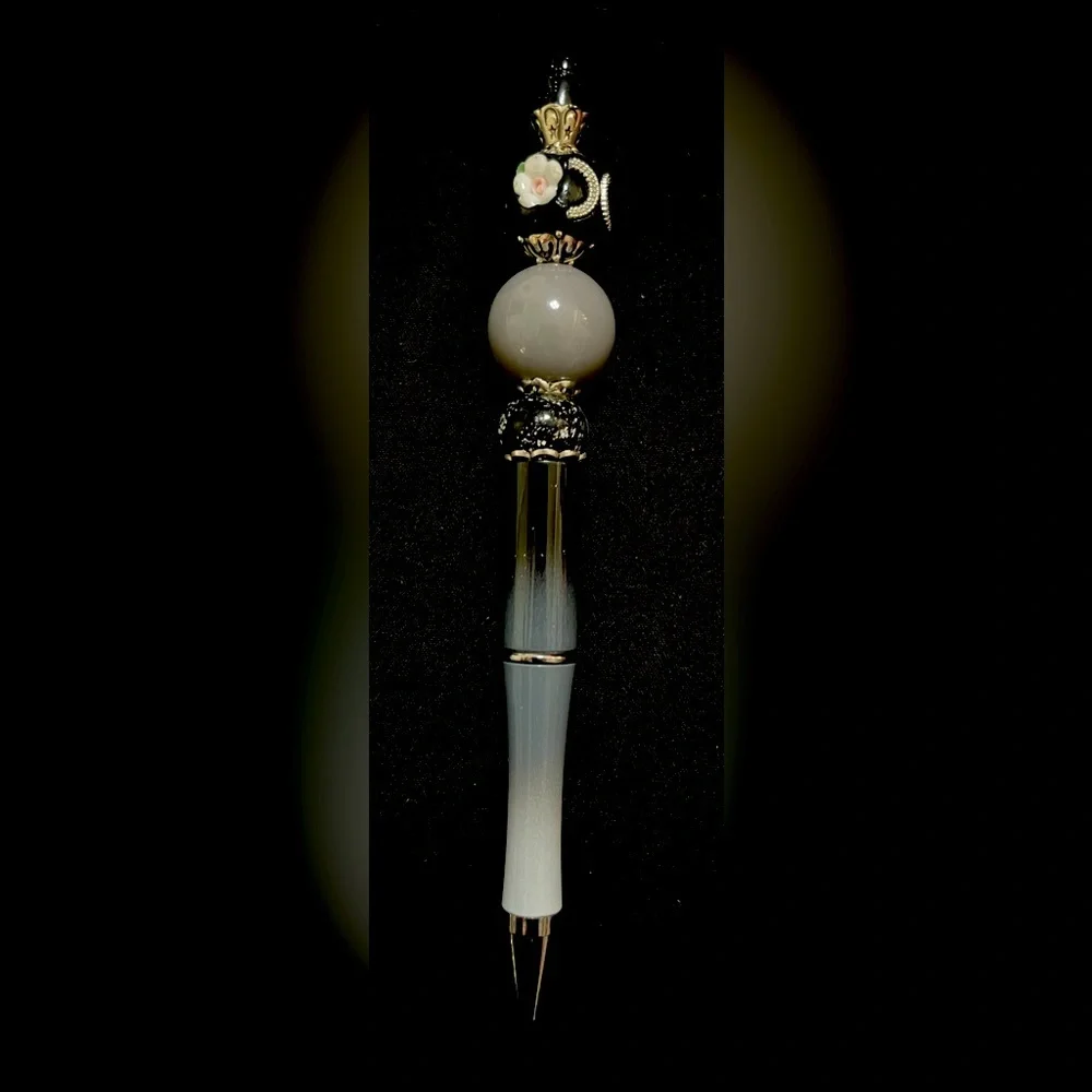 Beaded pen - Picture 1 of 2